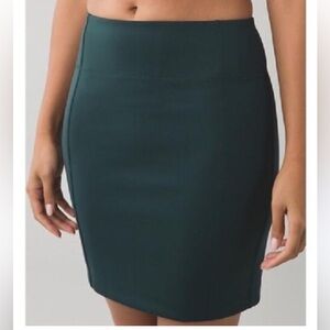 LULULEMON I Skirt &go Cityfarer Dark Fuel Green Dtretch Mini Size 4